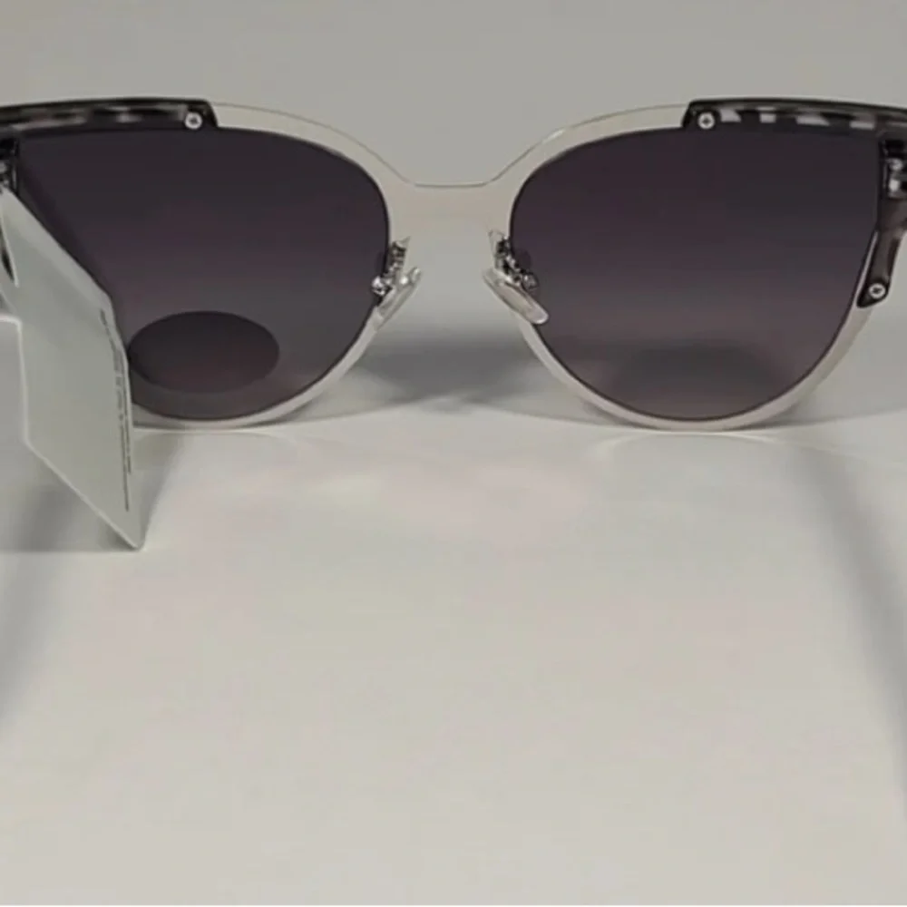 Fossil Women's Grey and Silver Sunglasses - Picture 5 of 9